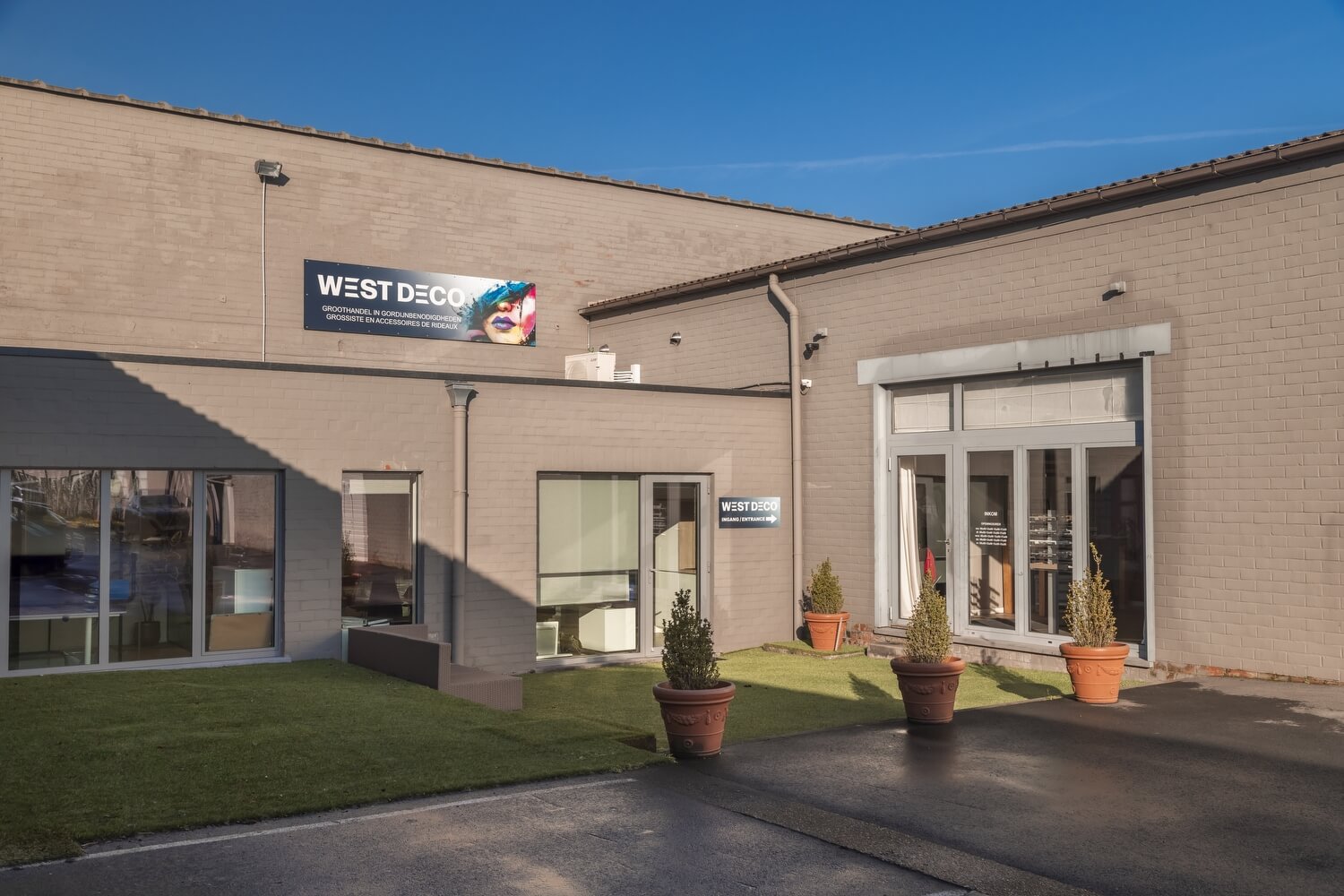 West Deco in beeld: Jouw partner voor hoogwaardige rails en roedes.